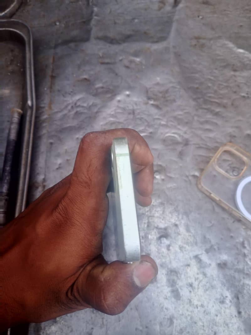 iPhone 12 mini 3