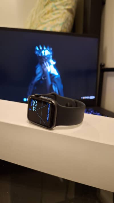 Apple Watch Series 5 40mm GPS- Space Grey Aluminum- Excellnt Condition