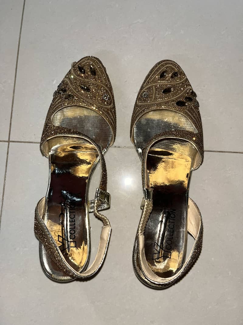 Sandals 0