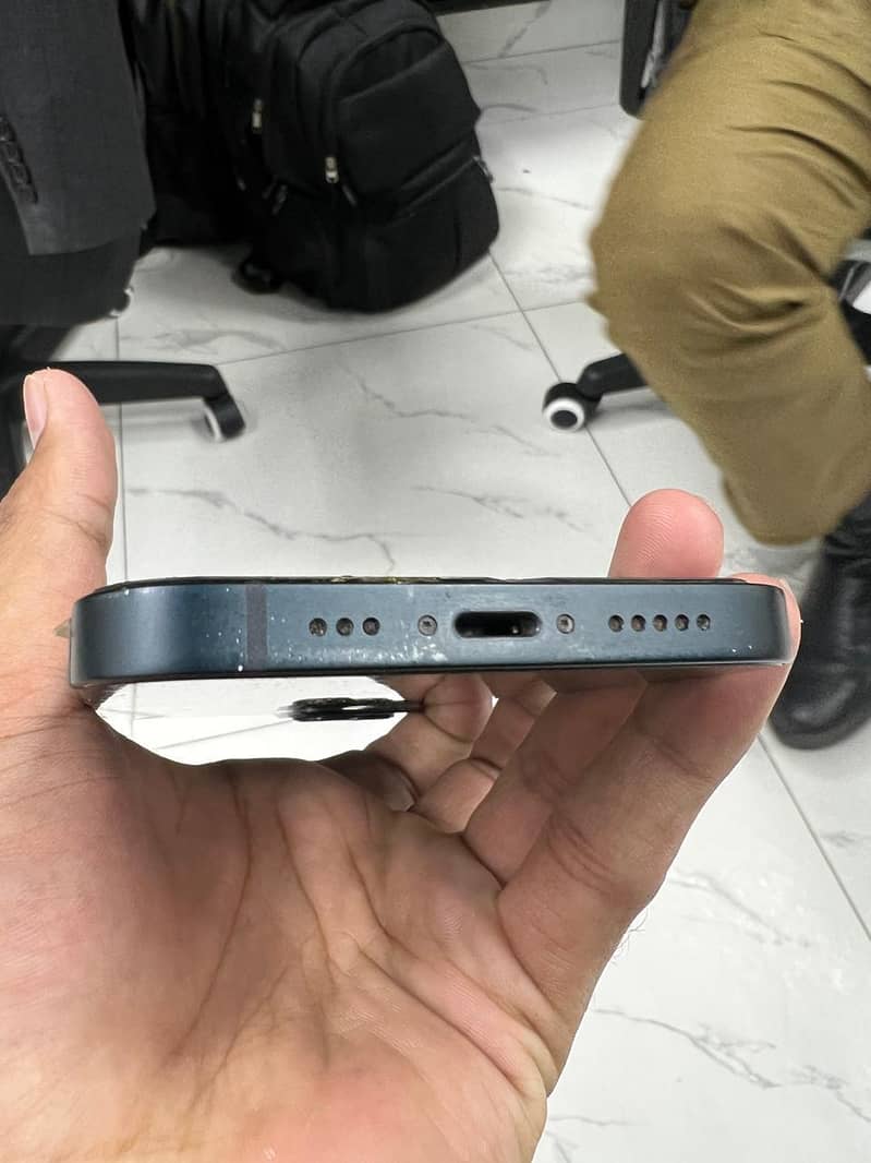 Apple iPhone 13 jv 3