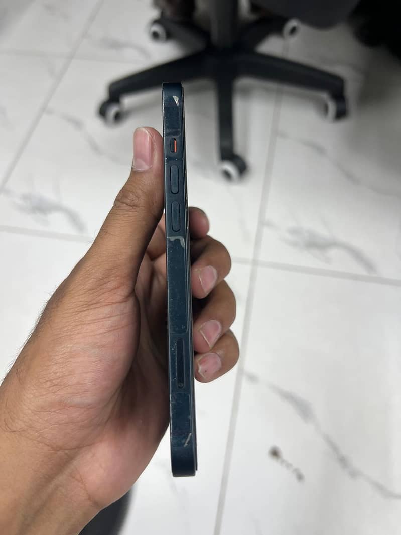 Apple iPhone 13 jv 6