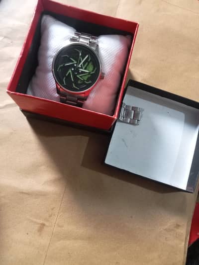 Dail spinning watch