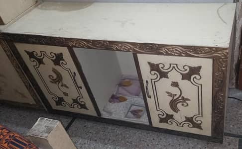 Beautiful Dressing table 2nd for Sale