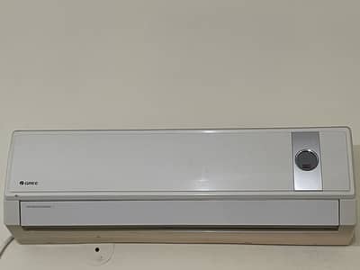 Gree 1.5 ton AC urgent sale