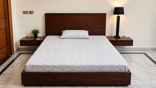 Modern Bed Set - Full