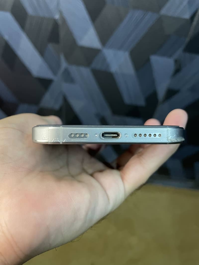 iPhone 15 Pro Max 5