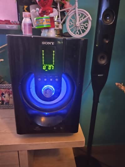 Sony sound system with tower speakers