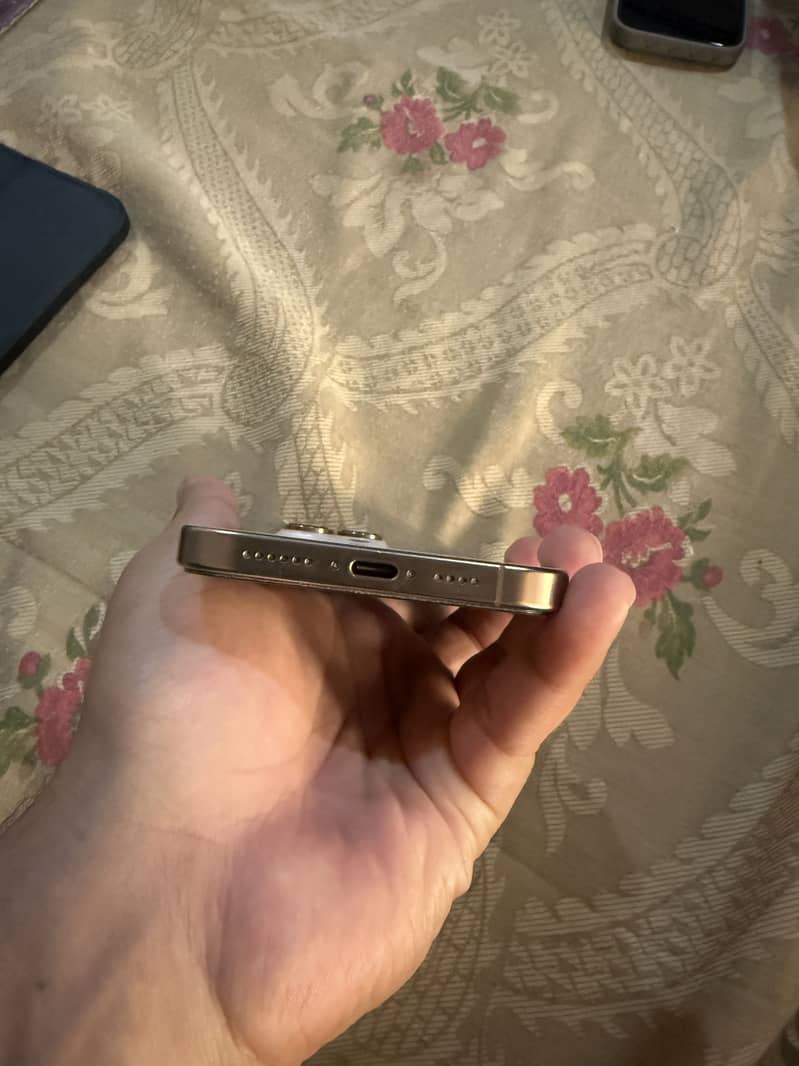 Iphone 16 pro max 2