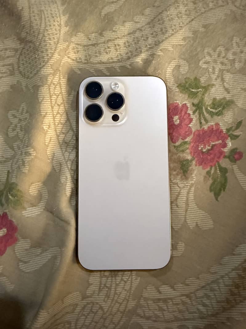 Iphone 16 pro max 5