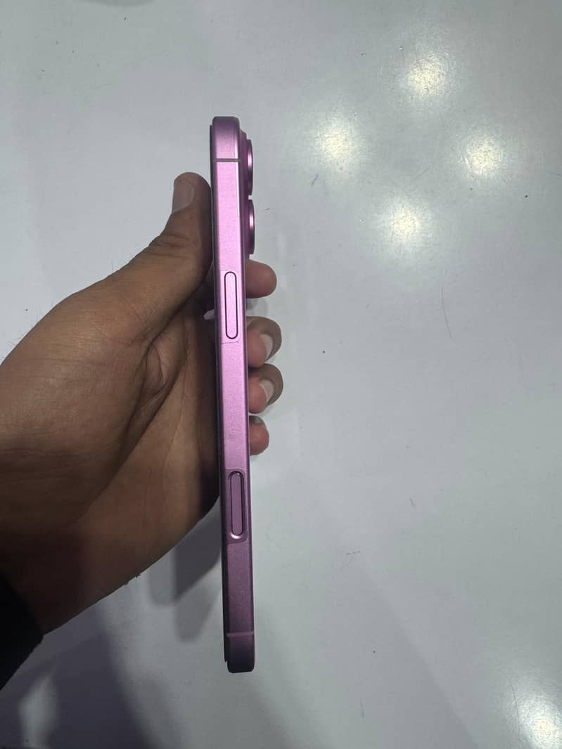 Apple iPhone 16 Plus 5