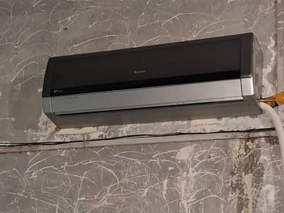 Gree 1.5 Inverter AC for Sale