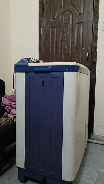 Washing machine and spiner