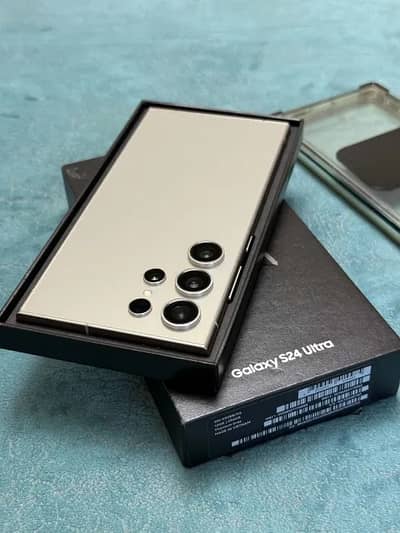 Samsung S24 Ultra | Non PTA | 12/256GB | With Box | Back Minor Crack