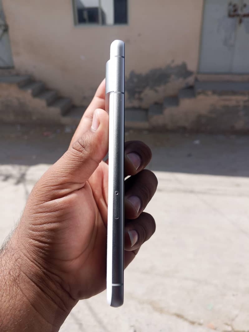 Google Pixel 7 4