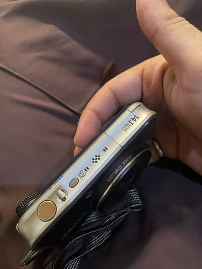 Canon Digicam SX210 IS camera