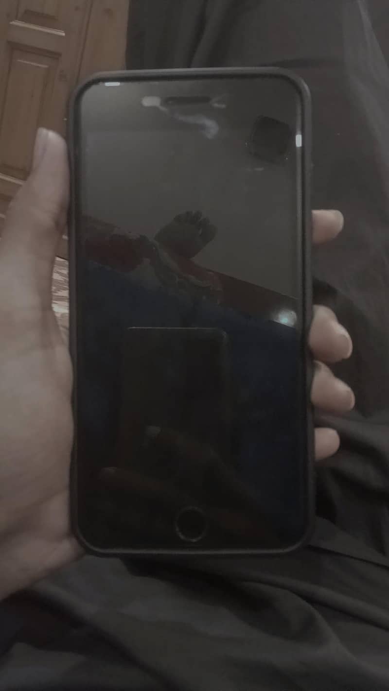 Apple iPhone 8 Plus 1