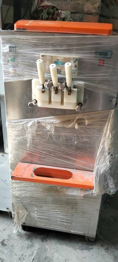 1 Slash machine 1 con ice careem machine