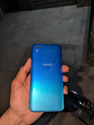 Y90 ( 32  GB )