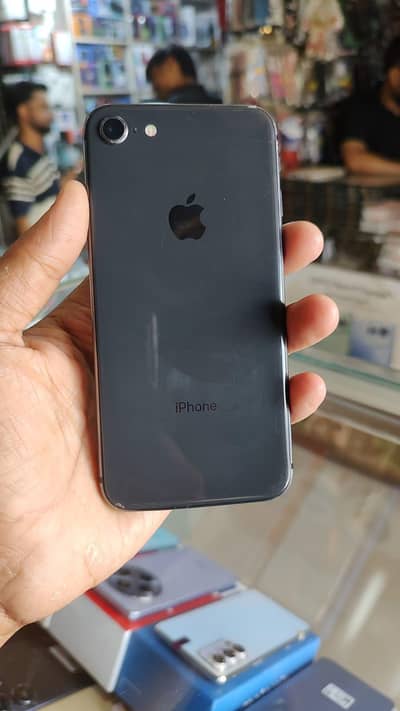 iPhone 8