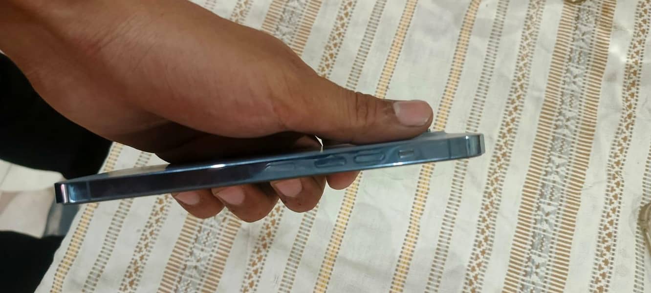 iphone 13 pro max 4