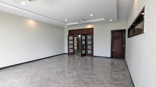 FOR SALE Renovated 42*80 Triple Storey House with Extra Land 9-Beds G_10/1