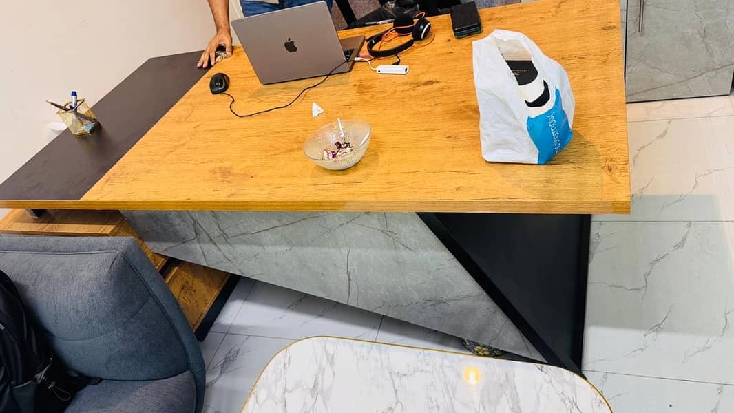 Office Executive Table 4