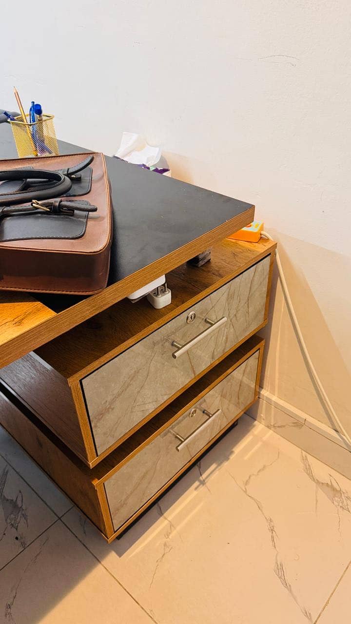 Office Executive Table 11