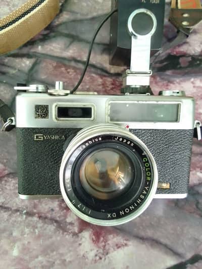 Vintage 1990 camera showpiece
