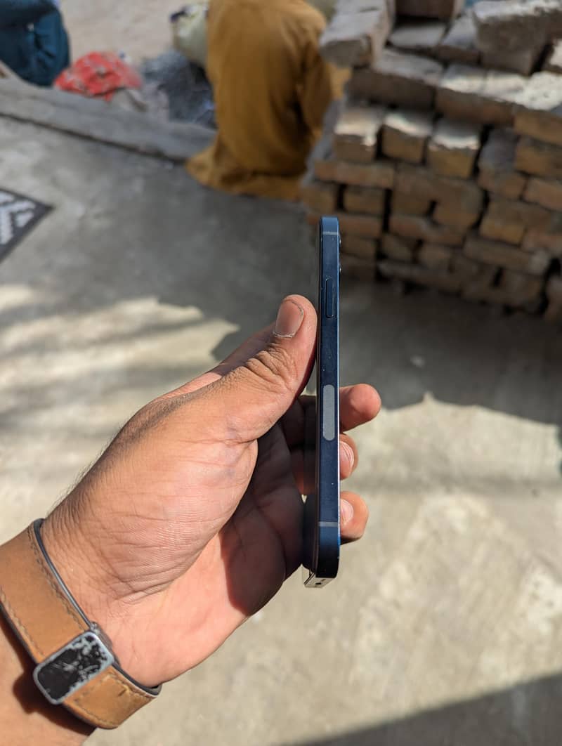 iphon 12 4