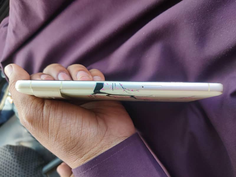 Google Pixel 7 4
