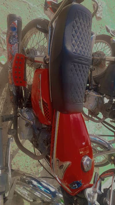 Honda 125 in good condition for urgent sale