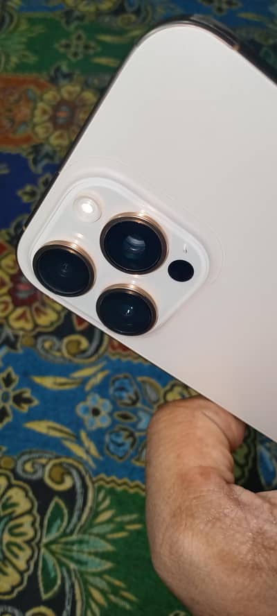 iphone 16 pro max Desert color