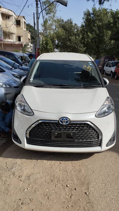 Toyota Sienta 2019