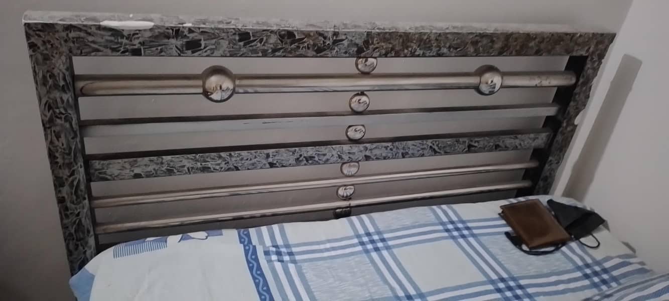 single bed 0