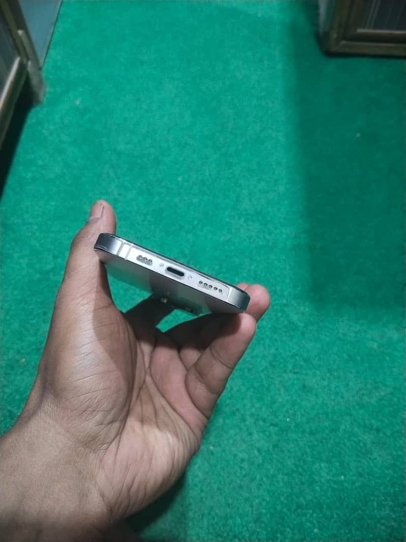 Apple iPhone 13 Pro 1