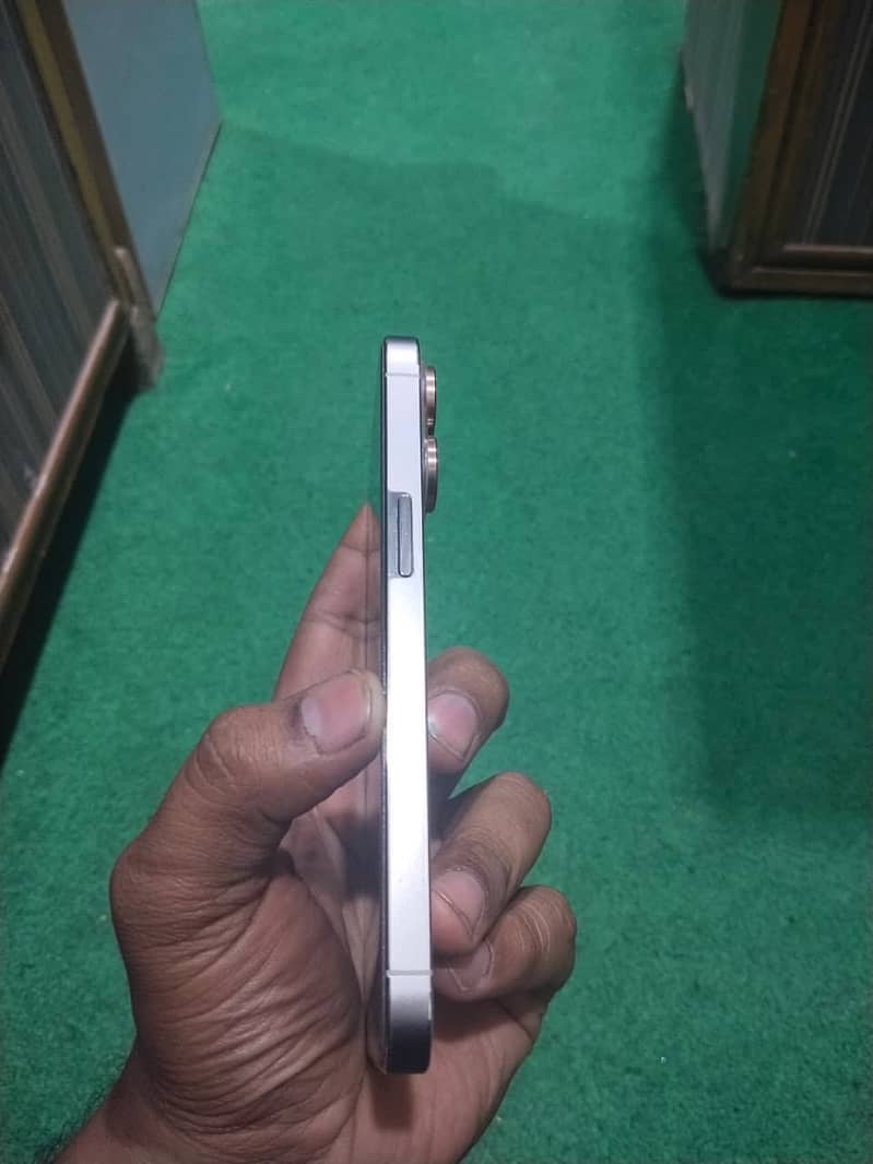 Apple iPhone 13 Pro 2