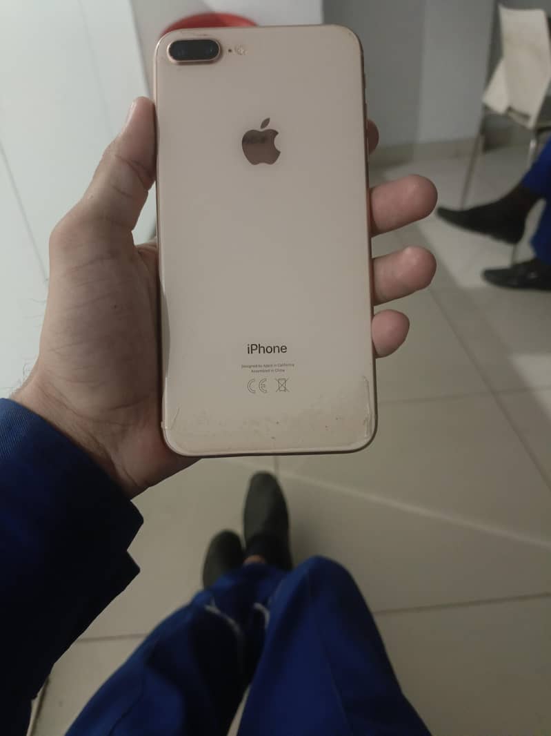 Apple iPhone 8 Plus 4