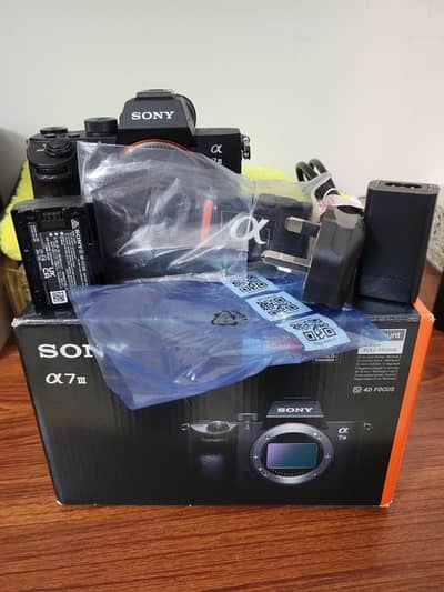 Sony a7iii (New) (10/10++) Fresh import (600 Shutter)