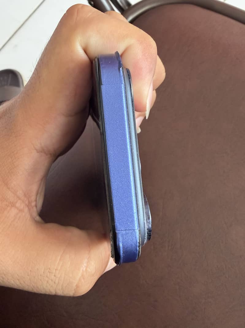 iPhone 16 pro 3