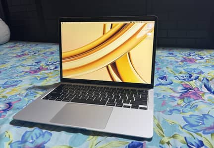 MacBook Air 13". M1 2020  , 16GB , 256GB