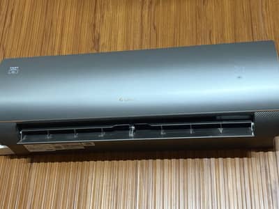 Gree DC Inverter. 1ton urgent sale