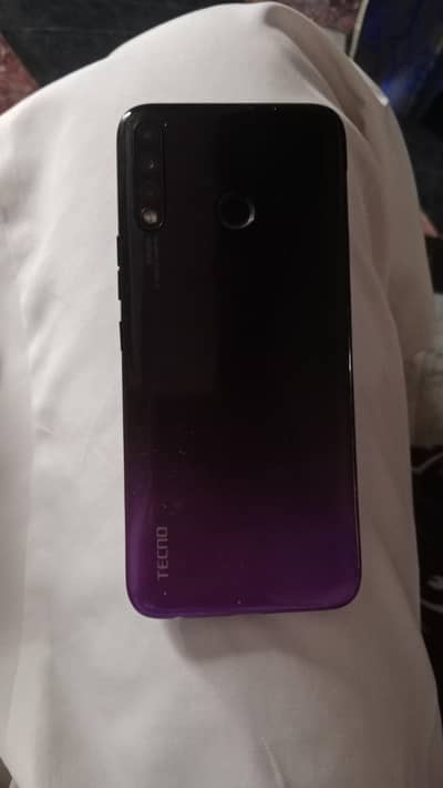 Tecno sapark4