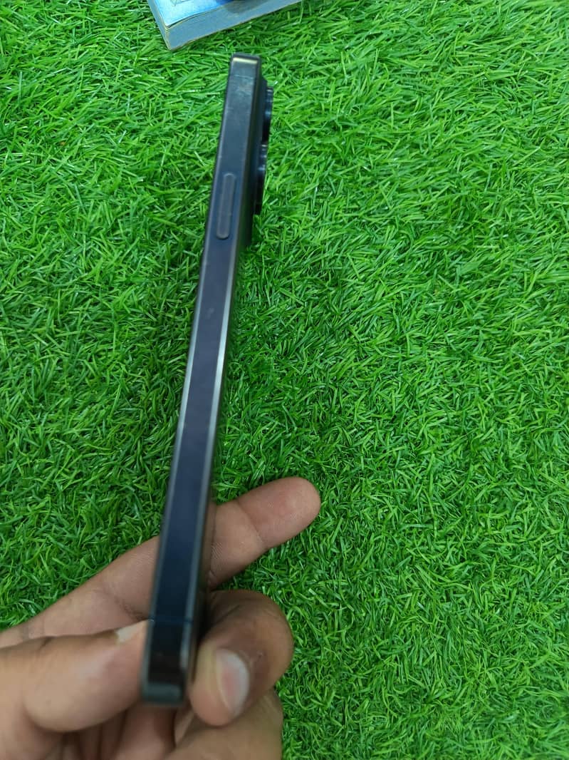 iphone 15 pro Max 4
