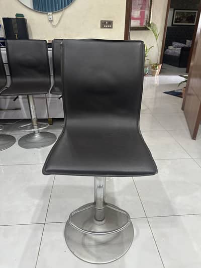 Hydraulic chairs