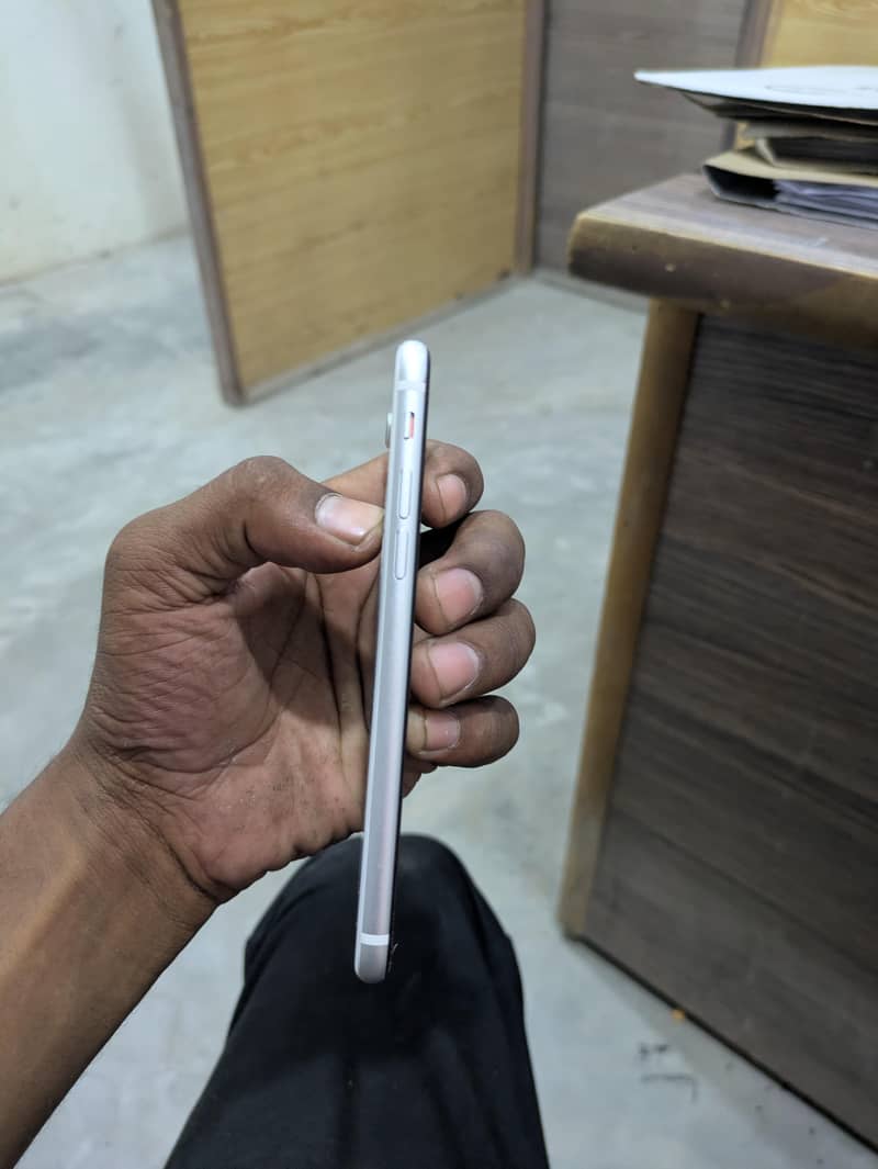 Apple iPhone SE 3