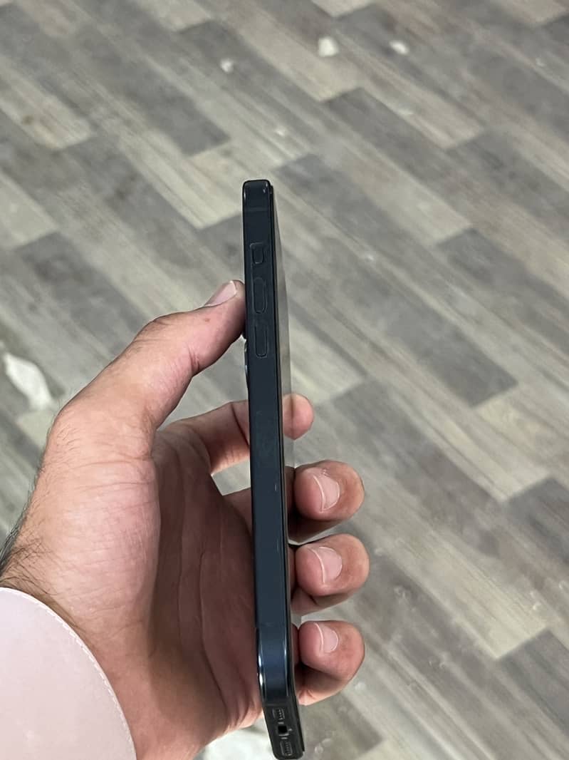Apple iPhone 15 plus 3