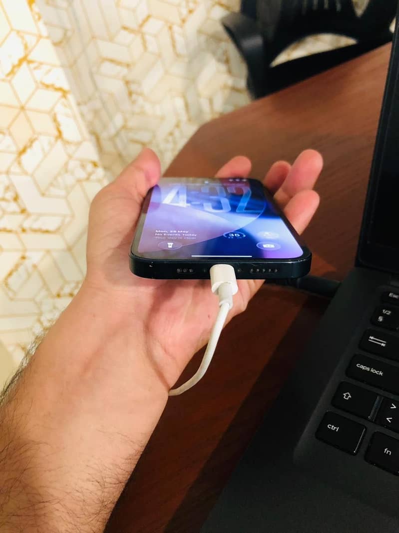 Iphone 13 jv 3