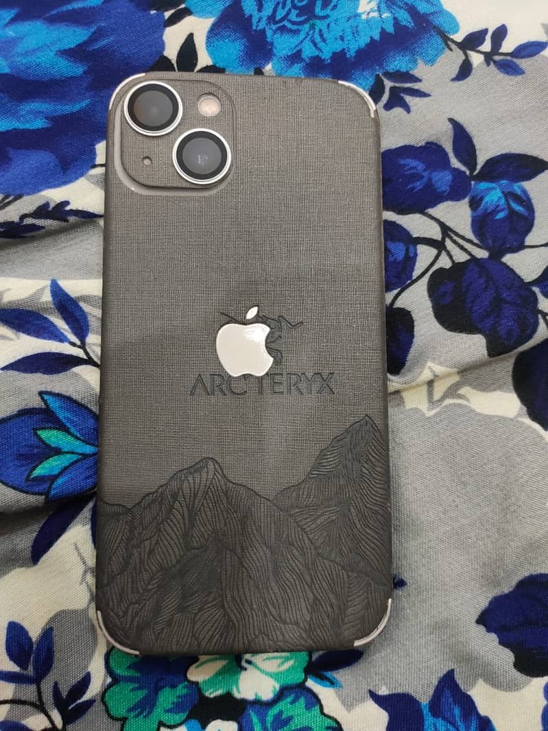 Apple iPhone 13 1