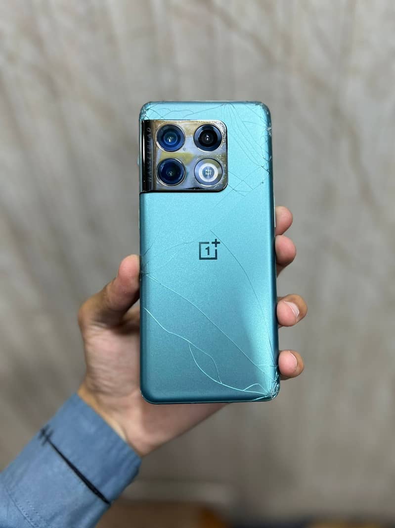 One Plus 10 Pro 6