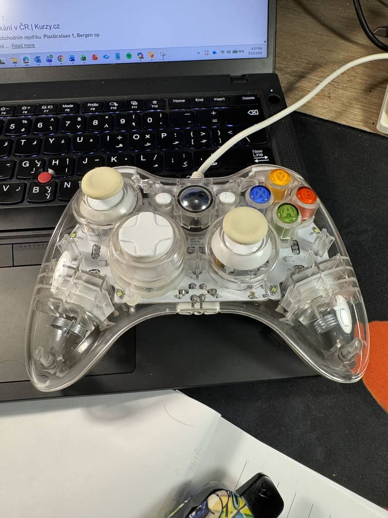 Xbox 360 controller transparent with lights 3